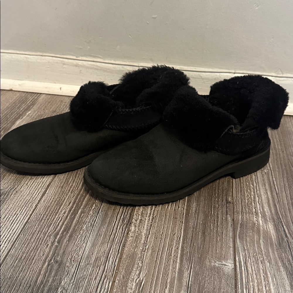 UGG Black Shearling Pull-On Boots Size 9 US Women Fur Lined Winter Shoes - Picture 6 of 15